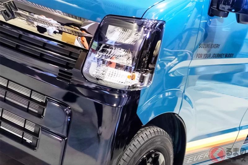 鈴木全新「Every」車型震撼亮相！大膽的「黑色塗裝」和「專屬設計」令人眼前一亮！ 「突破性的寬敞內部空間」可舒適容納兩名成年人！ 「強悍」的「J Limited」車型將於2025年Field Style Expo展會上亮相！