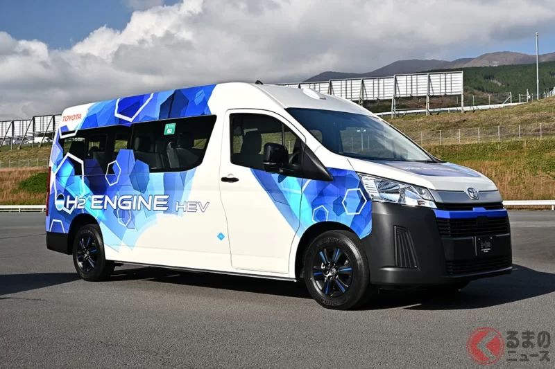 豐田公開「超厲害的 Hiace」！  竟然配有「副駕駛座」的最新版本！？ 這到底是怎麼回事？   搭載「氫能引擎 × 油電混合」系統！  持續進化背後的秘密是什麼