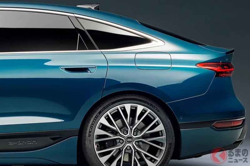 目光焦點放在優美車身上！ 全長 4.9 公尺的全新「4WD 轎車」登場！ 搭載超過 500 匹馬力動力系統的「高性能版本」！ 與保時捷共同開發的 Audi「S6 e-tron」究竟實力如何？