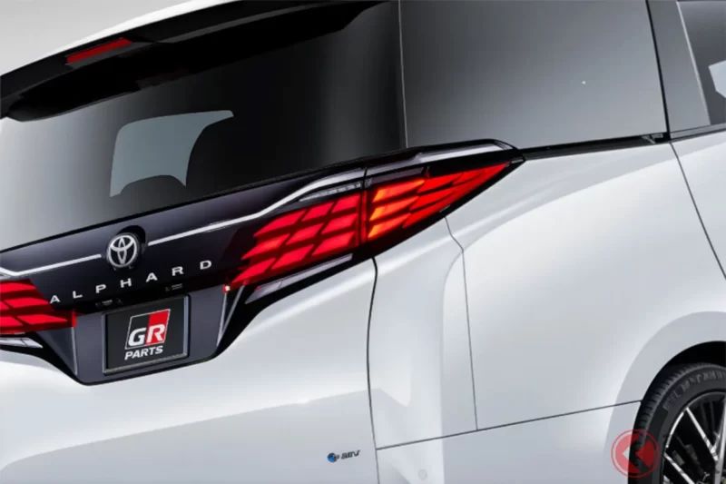 豐田創新推出的「Alphard GR特別版」獲得如潮好評！評論包括「專屬設計極具氣場」、「駕駛樂趣倍增」、「後座晃動更小，乘坐更舒適」。快來看看引人注目的「GR標誌」和「動態設計」吧！