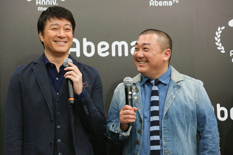 極樂蜻蜓的山本買了一輛黑色大型SUV！他的妻子西野美紀對這輛價值約900萬日圓的豪華汽車非常滿意！