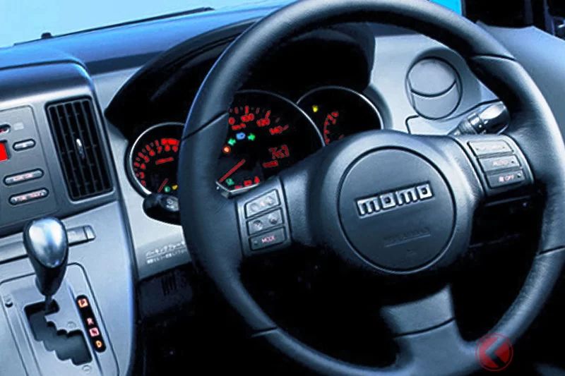 660cc的Daihatsu「小型豪華車」引發熱烈反響！ 「簡直就是輕型Celsior！」、「加速力超爽！」獲得大讚！ 搭載超舒適「超豪華座椅」的「Sonica」真的超厲害！