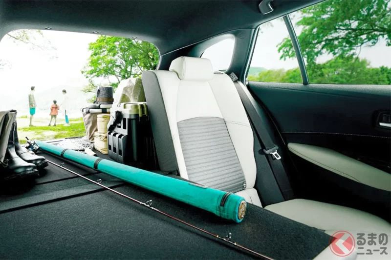 新車只要235萬日圓！Toyota最新「旅行車」引發熱烈回響！ 「CP值高又好操控的尺寸太棒了！」、「加寬車身款式超帥！」的聲音不斷！ 超實用的「超大行李空間」讓人愛不釋手的「Corolla Touring」真的很厲害！￼￼￼