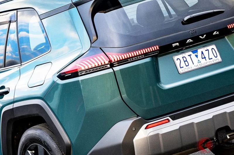 約 455 萬日圓起！豐田全新「中型 SUV」即將上市！ 首度推出「GR SPORT」車型，並搭載「史上最強」高性能動力系統！ 車型選擇豐富多元、魅力十足的全新「RAV4」澳洲規格究竟有哪些看點？