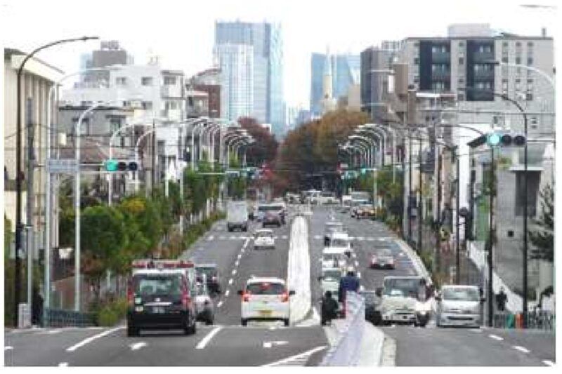 從澀谷到杉並的「井之頭通」全線拓寬為四車道！ 透過環七到北澤的「瓶頸路段」改善，交通更順暢！ 未來「代田橋的急轉彎」與「長期封閉的平交道」也將消失