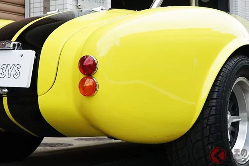 雖然只有 660cc，卻要價「595 萬日圓」！？ 復古老車風格的「輕型跑車」登場！ 搭載「鈴木」引擎與「超輕量車身」的「迷你眼鏡蛇（Baby Cobra）」到底是什麼來頭？