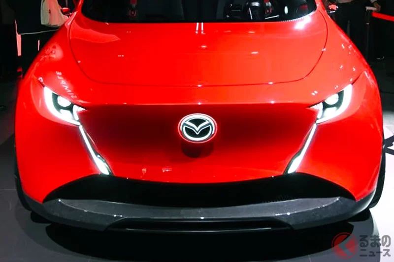 馬自達「次期 MAZDA 2」！？ 全新「小型車」成為話題焦點！ 在「小巧車身」中導入次世代「魂動設計」！ 關於外型採用優雅「Neo-Authentic（新經典）」風格的「Vision Cross Compact」，我們專訪了設計師進行深入解析