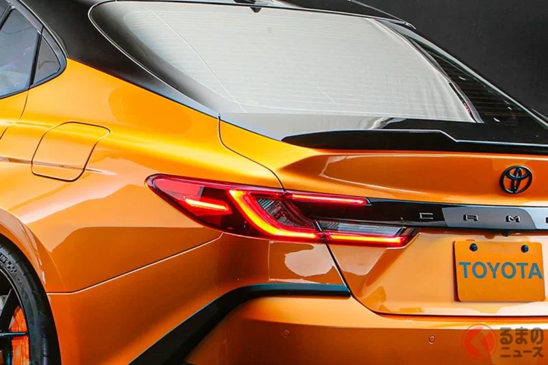 豐田全新凱美瑞上市啦！這款擁有超過230馬力的「前輪驅動」運動轎車成為了熱門話題！而美版「GT-S」車型，憑藉其黑色車頂和引擎蓋以及強化的懸吊系統，也成為了「轎車愛好者的必備之選」。