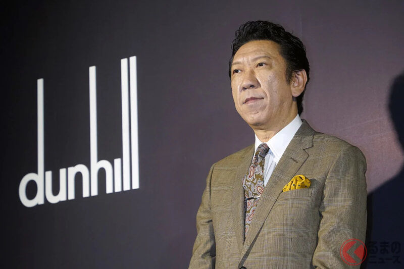 布袋寅泰的愛車「小型高級外車」是什麼？ 「很適合」「想坐副駕駛」的聲音也湧現，這輛英國車究竟是…