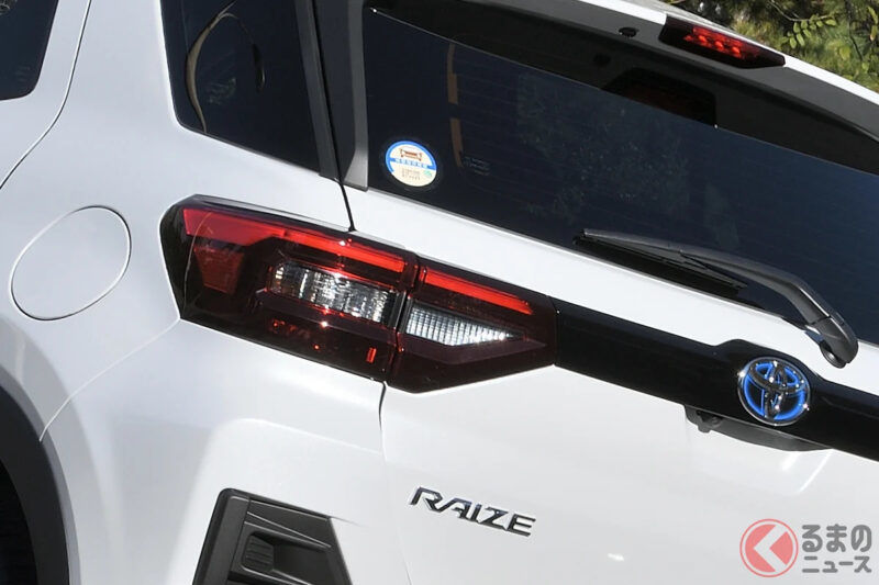 180萬日圓！Toyota「小型SUV」超厲害！  全長4m以下的「最小」5號牌尺寸×氣勢十足設計！