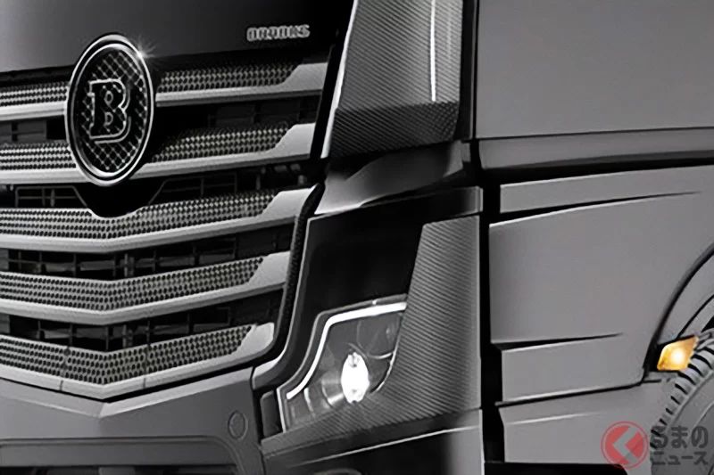 搭載 12.8 公升「直列 6 缸渦輪」引擎！ 全新「Big Boy 1200」超厲害！ 宛如行動高級飯店般的豪華「超寬敞內裝」× 全長 12 公尺的「全黑車身」，魅力十足的「BRABUS 版本」究竟是什麼來頭？