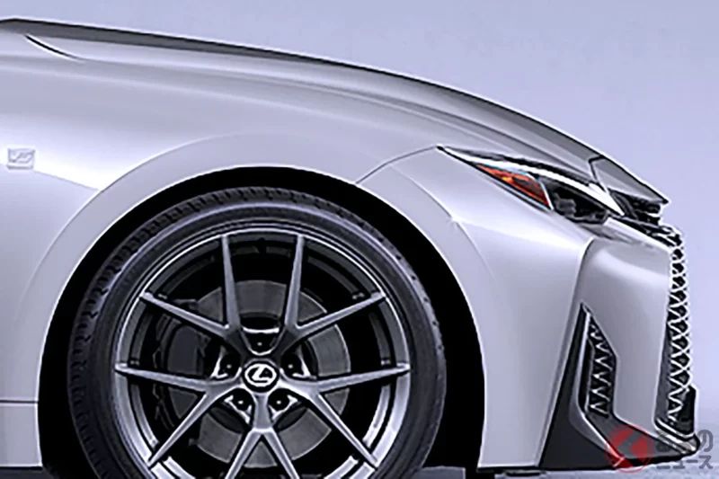 新車價位落在600萬日圓等級!?  雷克薩斯全新「運動型轎車」引發熱烈討論！  睽違12年大改款，採用「全新紡錘型水箱護罩」，不少人直呼「好想快點看到實車」！  行路表現同步進化的新款「IS」成為話題焦點￼￼￼