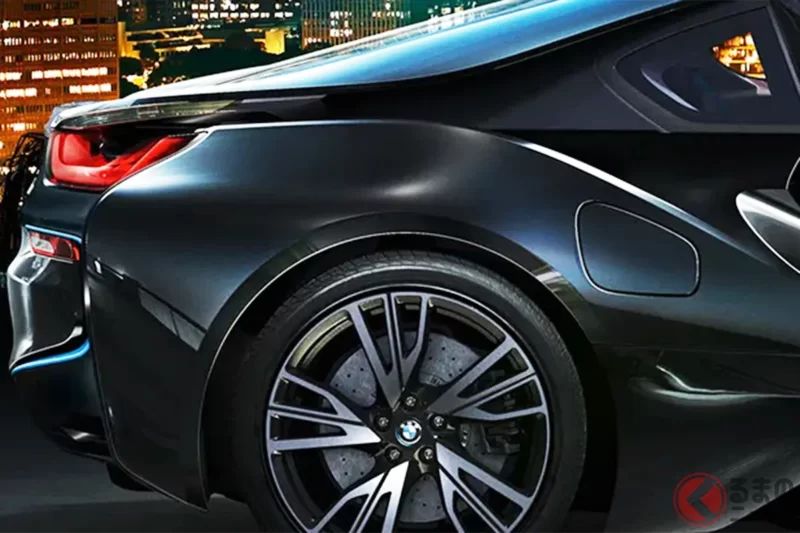 嶄新「4WD 跑車」超厲害！  搭載 1.5 公升引擎卻能爆發「370 匹馬力以上」！  BMW 首度採用「劃時代車門」與「輕量化車體」！  還有開放感十足的敞篷版本，這款 BMW「i8」到底是什麼來頭？￼￼￼