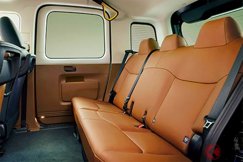 豐田最新「五人座旅行車」超厲害！  車身與「Sienta」差不多大小，卻擁有超寬敞車內空間＆採用「超大開口滑門」！  最頂級車型都比不上「便宜超過20萬日圓」的日本計程車最平價版本？￼￼￼