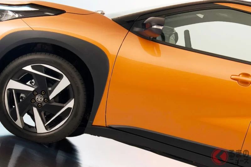 全長僅3.7公尺！Toyota全新「迷你SUV」設計太前衛引爆熱烈討論！ 「根本是輕型車殺手……」「真的會買！」的聲音不斷出現！ 同時也讓人期待主打操控表現的「GR SPORT版本」，全新「Aygo X」即將在歐洲上市！