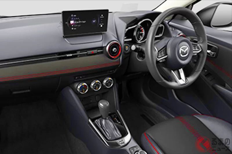 馬自達新「小型車」一公布就引發熱烈迴響！ 「內裝的高級感太厲害」「專屬設計既時尚又好看」「如果是四輪驅動，感覺開起來會很享受」等聲音不斷湧現！ 配備舒適與安全功能齊全的「Mazda2」頂級車型，吸引了眾人目光