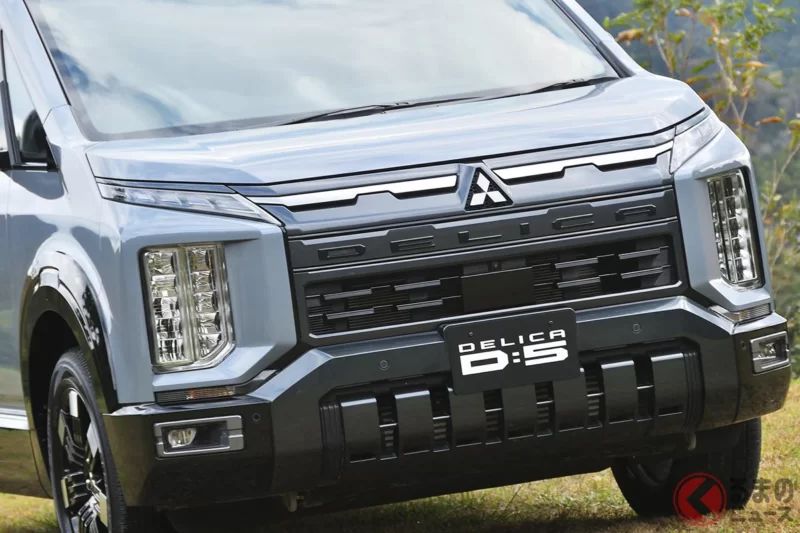 三菱發表「全新“四驅小型廂型車”」！  採用全新設計的帥氣黑色水箱護罩與先進彩色儀表！ 首度搭載真正4WD、進一步強化行路性能的新型「Delica D：5」，迎來第18年的進化重點是什麼？￼￼￼