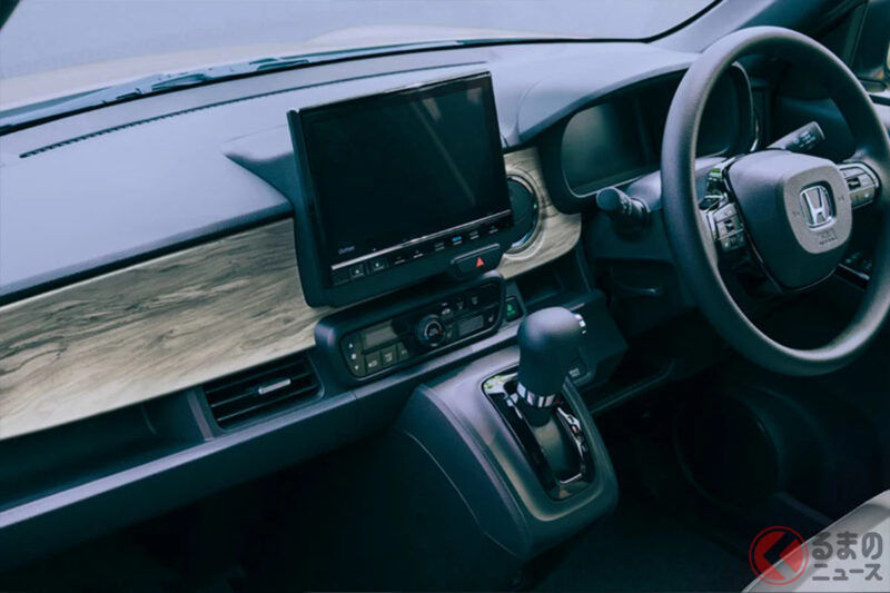 Honda全新「輕型車旅行車」太厲害！ 「特仕外觀」×「專屬質感內裝」超吸睛！還有「每公升23公里以上」的最省油規格與四驅版本！復古風設計也很可以的「N-ONE CRAFT STYLE」是什麼來頭？