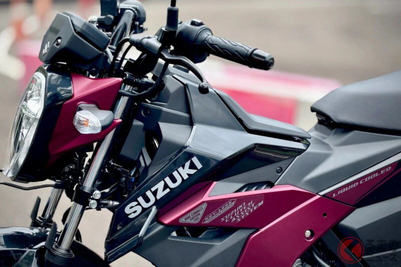 價格約29萬日圓！鈴木「新型Underbone Sports」引發熱議！<>結合摩托車與速克達的獨特造型，搭載DOHC引擎！印尼登場的「新型 Satria」系列是什麼？