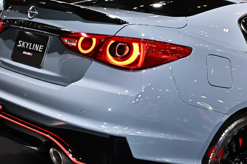 Nissan「史上最強」Skyline 太狂了！  「匠人」手工組裝超強渦輪引擎×舊車風格設計！ 947萬日圓的「NISMO Limited」與一般版的決定性差異是什麼？