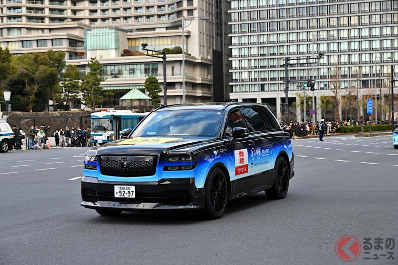 【箱根驛傳】比選手還吸睛!? 「Century SUV GRMN」竟然驚喜FCEV化!? Toyota的「認真程度」太驚人 把豐田章男會長的愛車「魔改」成FCEV！？