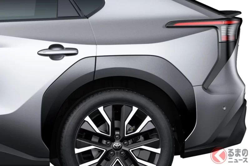 豐田新款「五人座四輪驅動SUV」太棒了！這是三年來的首次重大升級，動力系統功率超過340馬力！那麼，同樣擁有高性能四輪傳動車型的「B2X」又是什麼呢？