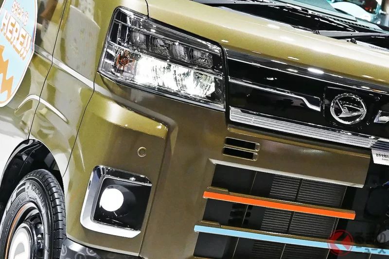 大發全新「超厲害」輕型廂型車即將上市！全長約3.4公尺的「超好操控尺寸」，再搭載「超靜音動力系統」！悄悄公開實車的全新車款「e Atrai」究竟是什麼來頭？