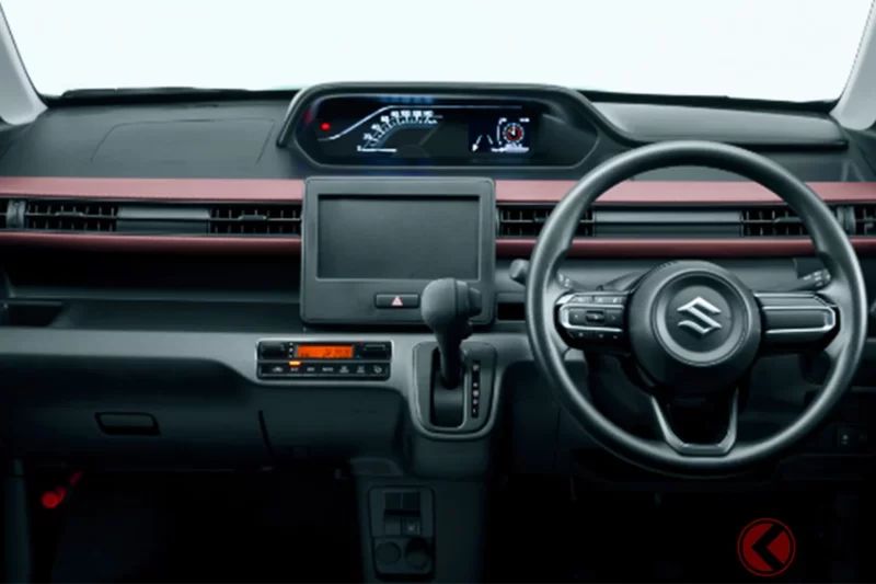 鈴木全新「輕型休旅車」上市！比最高規格便宜大約「40萬日圓」還能輕鬆達到「每公升超過25公里」的油耗魅力！採用重新設計的「高質感外觀」×酒紅色內裝！竟然還有手排車的「Wagon R」最入門款究竟是什麼？