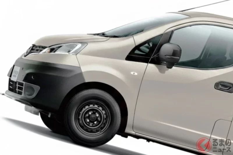 236萬日圓！日產全新緊湊型廂式車上市！車身總長4.4米，配備5位車牌，尺寸恰到好處，採用便利的三排七座設計！酷炫的黑色版「NV200 Vanette」有哪些變化呢？