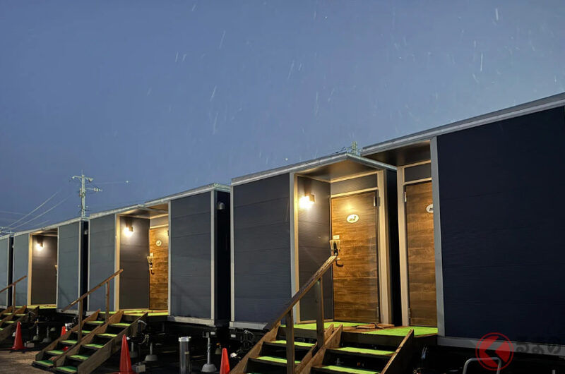 「和一般飯店、車宿都不一樣……」宛如大人的秘密基地！實際入住神秘的「拖車式飯店」！內部究竟長怎樣？