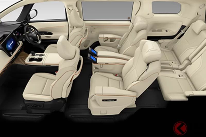 Lexus 全新「四驅」MPV 引爆熱烈討論！「油耗意外地好」「坐過一次就回不去了」的聲音不斷！比起頂規車型便宜「510 萬日圓」，卻依然擁有豪華內裝的「三排六人座」設定！舒適度滿點的「LM」最入門車型備受關注！