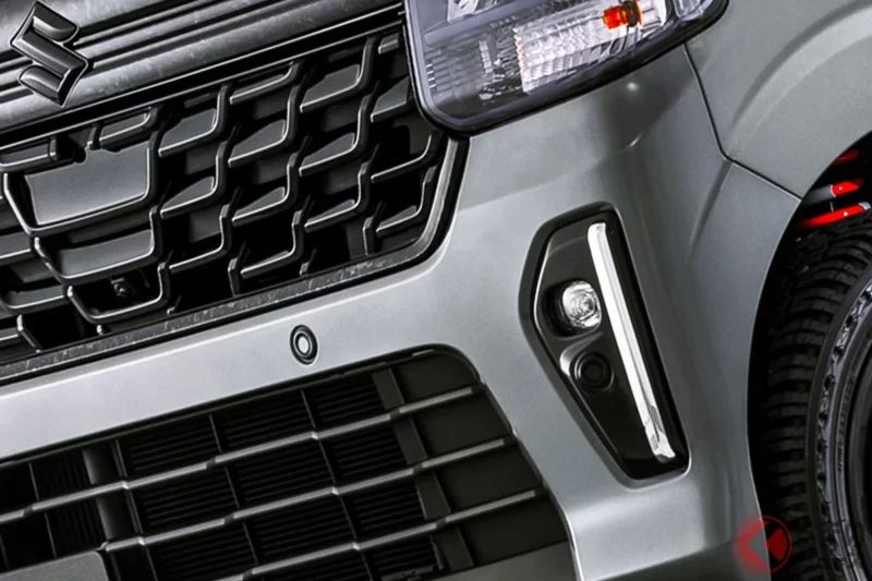 Suzuki「全新 Every」首度公開就引爆熱烈回響！「高級感超強」「根本是輕型廂型車之王！」的聲音不斷！採用超霸氣的「大型黑色水箱護罩」，打造超硬派風格！Suzuki 全新「Wanpaku Rider」改裝版究竟是什麼來頭？