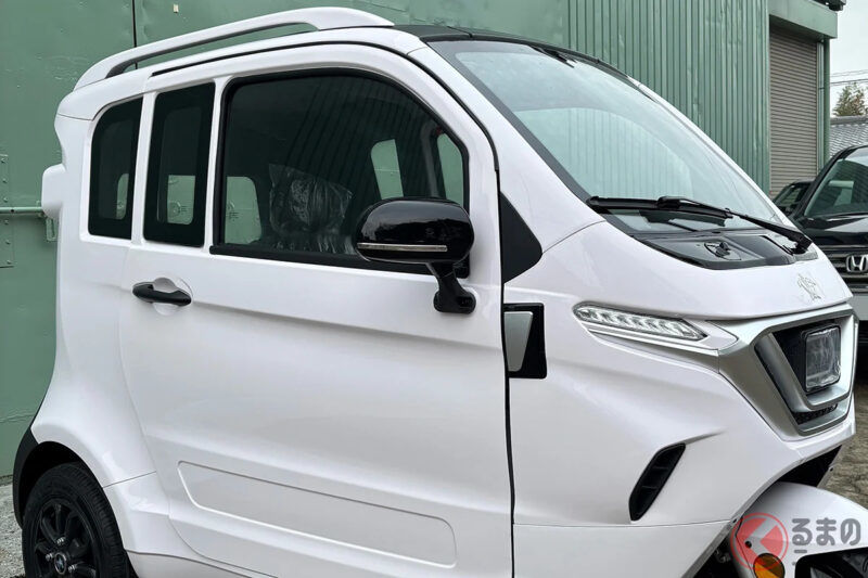 斬新「單人乘坐3輪車款」推出「附車門」版本！「可上高速」引發正反論戰!?免驗車的「Urban Triker」引來哪些聲音