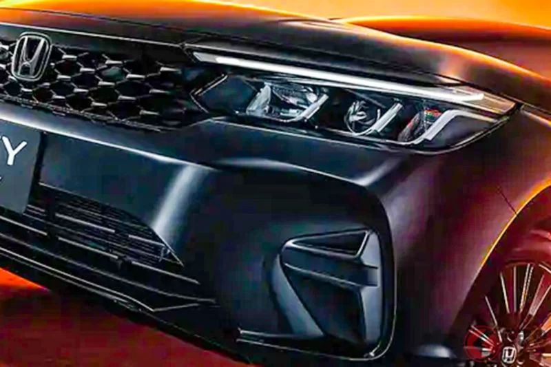 約 350 萬日圓！Honda 新款「City」登場！搭載 1.5 公升引擎的「小型房車」！帶有「強烈黑化風格」的壞帥車型——泰國版「The Black Out Shine」是什麼？
