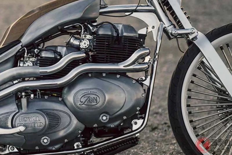 超有個性！ 採用雙引擎配置與木質外裝，營造獨一無二的存在感！ 以Royal Enfield「Classic 650」為基礎打造的改裝機車「VITA」於原宿亮相