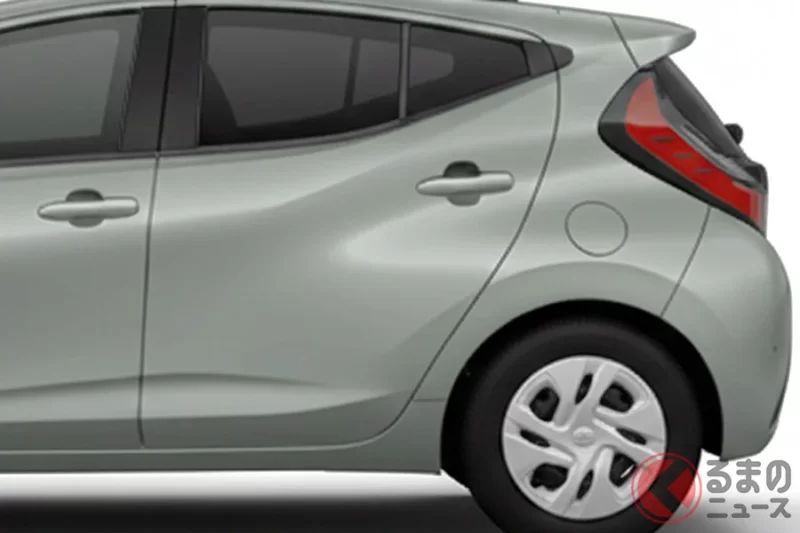 248萬日圓！「最便宜」的全新豐田AQUA超厲害！「每公升34公里以上」的超低油耗，加上超越同級的「高質感設計」！CP值高到不行的「X等級」究竟是什麼樣的車款？