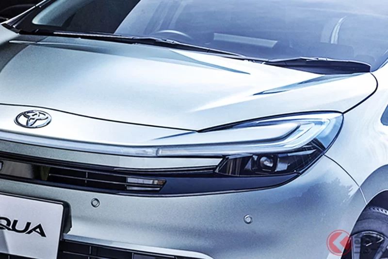 新車 248 萬日圓、可載 5 人！豐田新型「AQUA X」引發高度關注！每公升可跑 34 公里以上的超省油表現，加上嶄新的「Prius 臉」設計！迎來第 5 年大幅進化的最入門車型，到底厲害在哪？