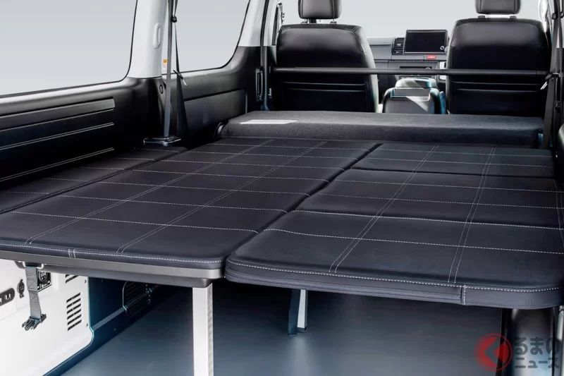Toyota 發表「全新 Hiace」！可舒適車宿的超大型床組套件＋超實用可拆式側邊桌全新登場！專為「運載用途規格」打造的 Modellista 客製化改裝超厲害！