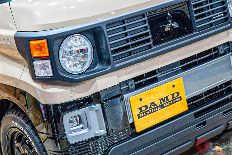 三菱「”迷你”Pajero」!? 圓燈「復古車設計」×方正車身的三菱「新型Delica Mini」首度公開！ 配備便利滑門的 DAMD DALI 是什麼？