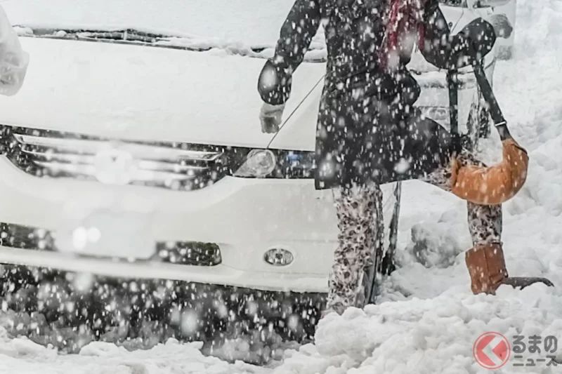 國道事務所怒了！報告指出「普通輪胎車輛打滑卡住了！」夏季輪胎車在山區路段無法前進，引發「造成困擾的行為！」長野山間發生的「行駛不能事件」，官方透過貼文呼籲民眾注意安全