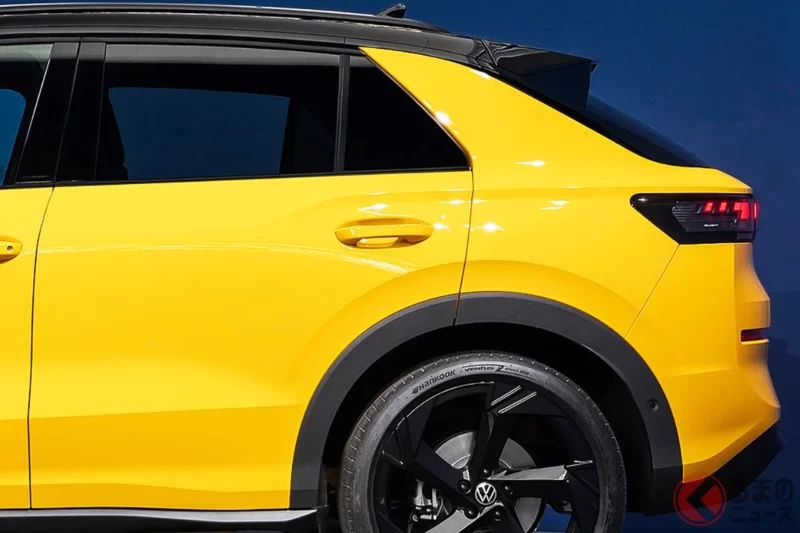 搭載強勁的1.5 升「渦輪」引擎！新款「小巧」Coupe SUV 正式上市！全長約 4.3 公尺的「剛剛好車身尺碼」，配上超越同級的豪華內裝！VW 新款「T-Roc」於英國開始接單