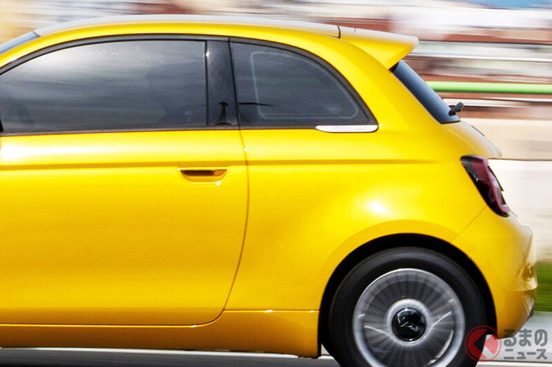 售價約303萬日圓！一款僅配備6速手排變速箱的全新「緊湊型車」問世！搭載65馬力發動機，車身造型類似「輕型車」！它在日本上市後會如何呢？菲亞特「500 Hybrid」義大利版車型時隔18年進行了徹底的重新設計。