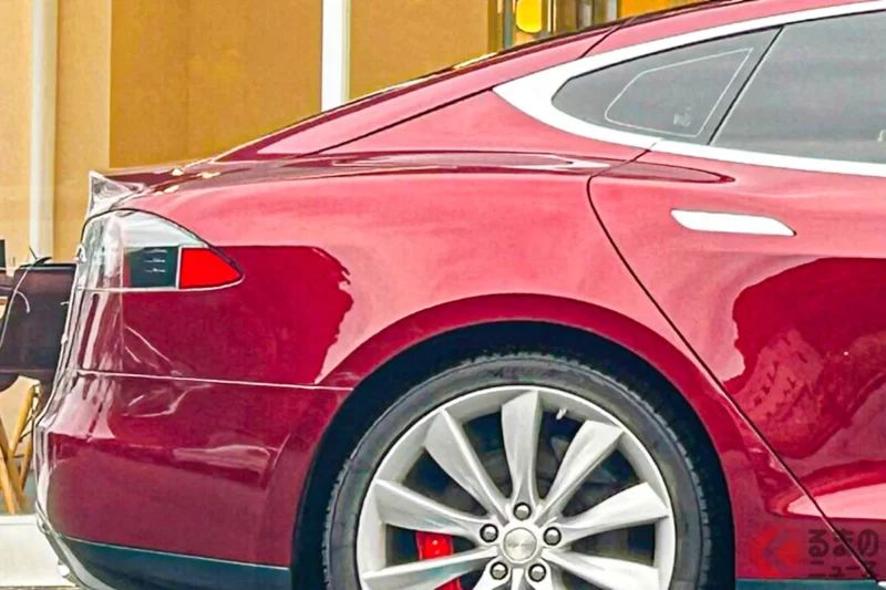 約220萬日圓！平價的「7人座房車」登場！乘坐方式「創新到不行」的「高性能車型」！最後一排舒適度似乎不太理想的「Tesla Model S」到底是怎麼一回事？