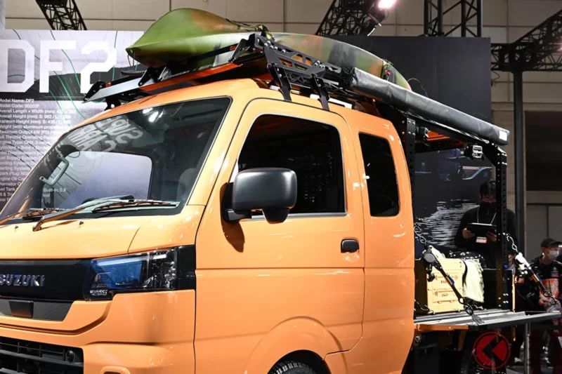 鈴木全新「輕卡 SUV」登場！ 大改款後的「兇悍派外型」第 11 代車型，能成為「工作與玩樂的基地」嗎？「SUPER CARRY WORK ＆ PLAY PRO」正式亮相！