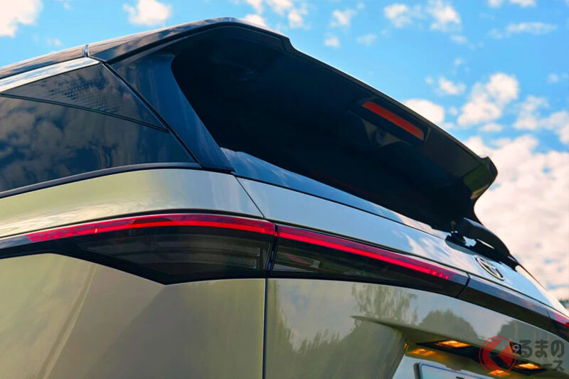 約250萬日圓起跳！ 豐田「新SUV」超吸睛！ 採用「RAV4級」車身＆品牌首搭「革命性功能」、“鯊魚臉×一字型燈”設計亮眼！ 大受歡迎的「bZ3X」中國規格解析