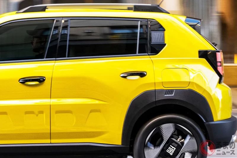 約 304 萬日圓！新型「小型 5 人座 SUV」即將登場！採用方正「復古老車設計」＆搭載強勁 1.2 升「渦輪增壓引擎」！全長不到 4 米的 Fiat「Grande Panda」預計 2026 年初春發售