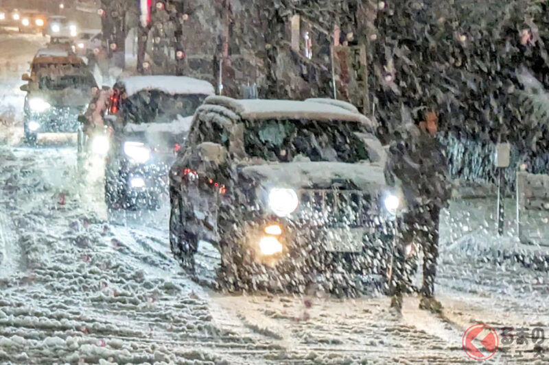 國交省警告「別掉以輕心！」大雪中「夏季輪胎也能跑吧」的鬆懈駕駛請注意　各地「夏季輪胎車輛受困」接連發生　罕見提出警示　滋賀