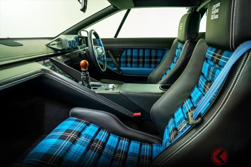 嶄新的「雙座跑車」超吸睛！採用「一開即亮的頭燈」×「豪華內裝」的復古設計，重現經典名車風采！搭載「V8引擎」×5速手排，基於Esprit打造的Encore設計「Series I」英國規格，看起來超好玩！