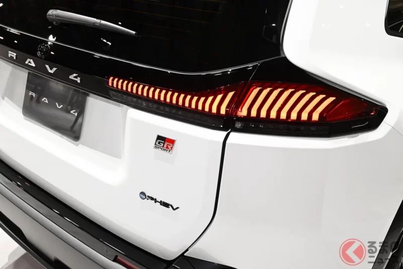 豐田新型「RAV4」一上市就立刻完售！ 接單有望在 2026 年 4 月之後才會重啟!? 變成搶購戰的「超人氣 SUV」，想要確實入手的「私房秘訣」是什麼？