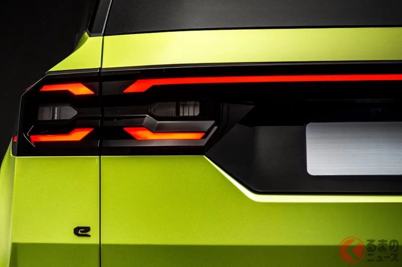 時隔9年全新改款！新型「小型SUV」即將登場！全長約4.5米的「剛剛好」車身搭配1.2公升渦輪引擎！無論是設計還是操控都很出色…Jeep「Compass」2026年將導入日本市場